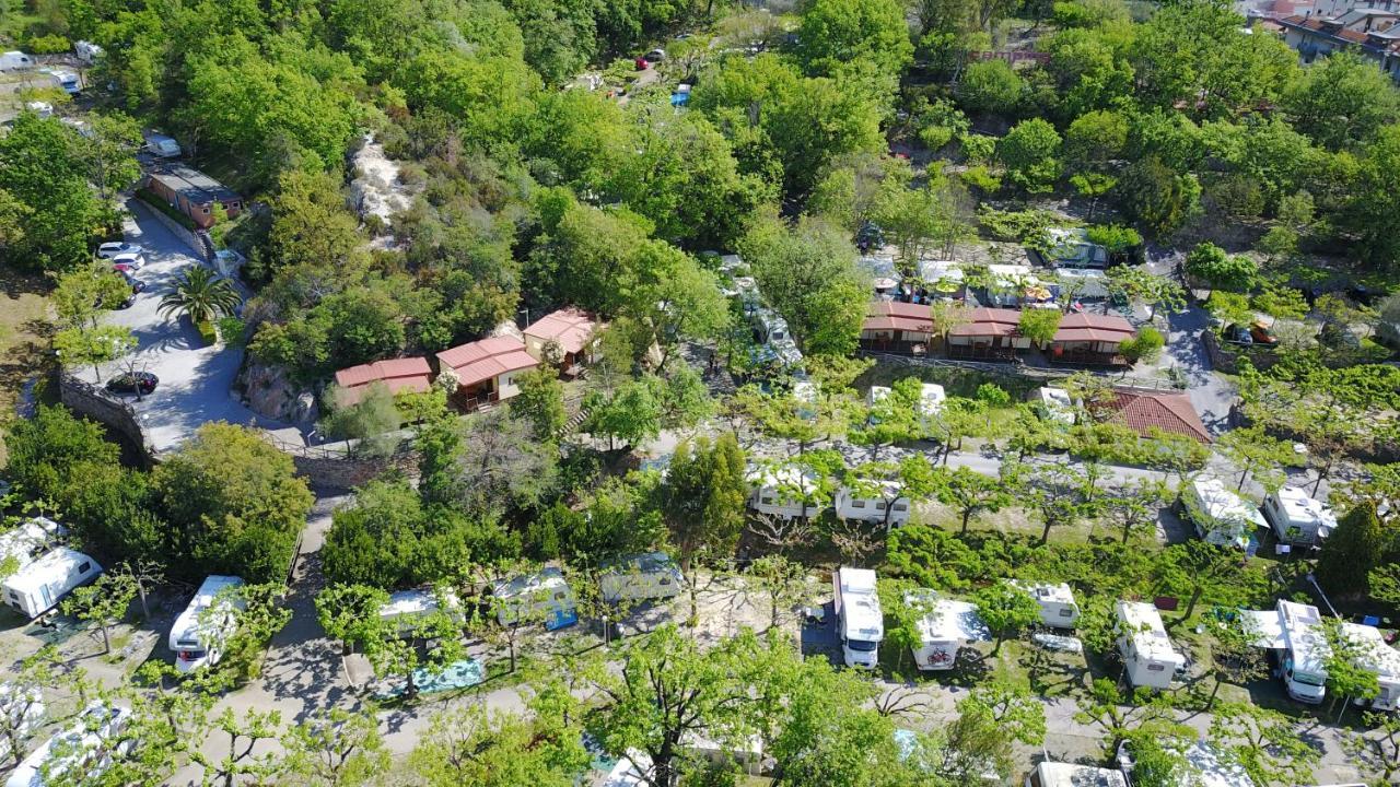 Campeggio Pian Dei Boschi Pietra Ligure Exteriér fotografie