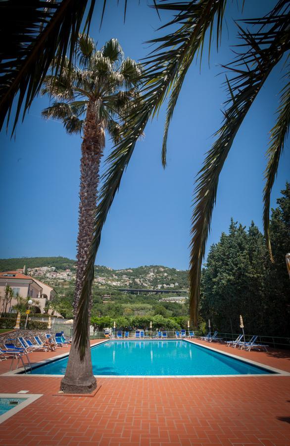 Campeggio Pian Dei Boschi Pietra Ligure Exteriér fotografie